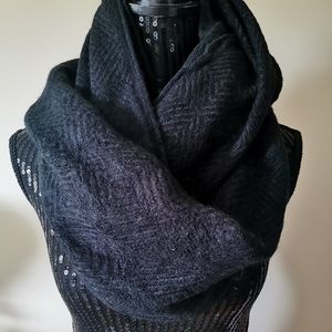 Modena Black Infinity Scarf